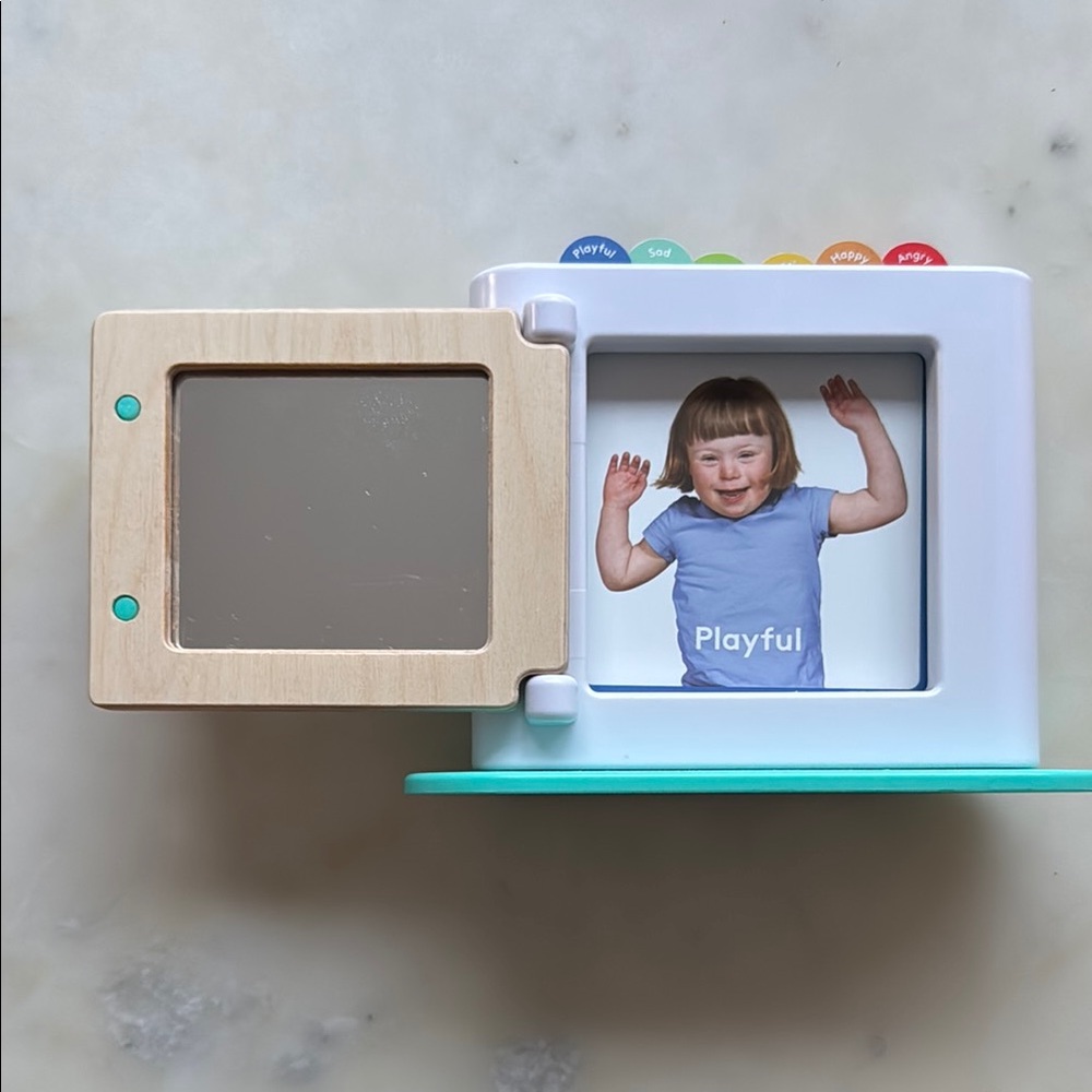 Lovevery Emotions Mirror Toy